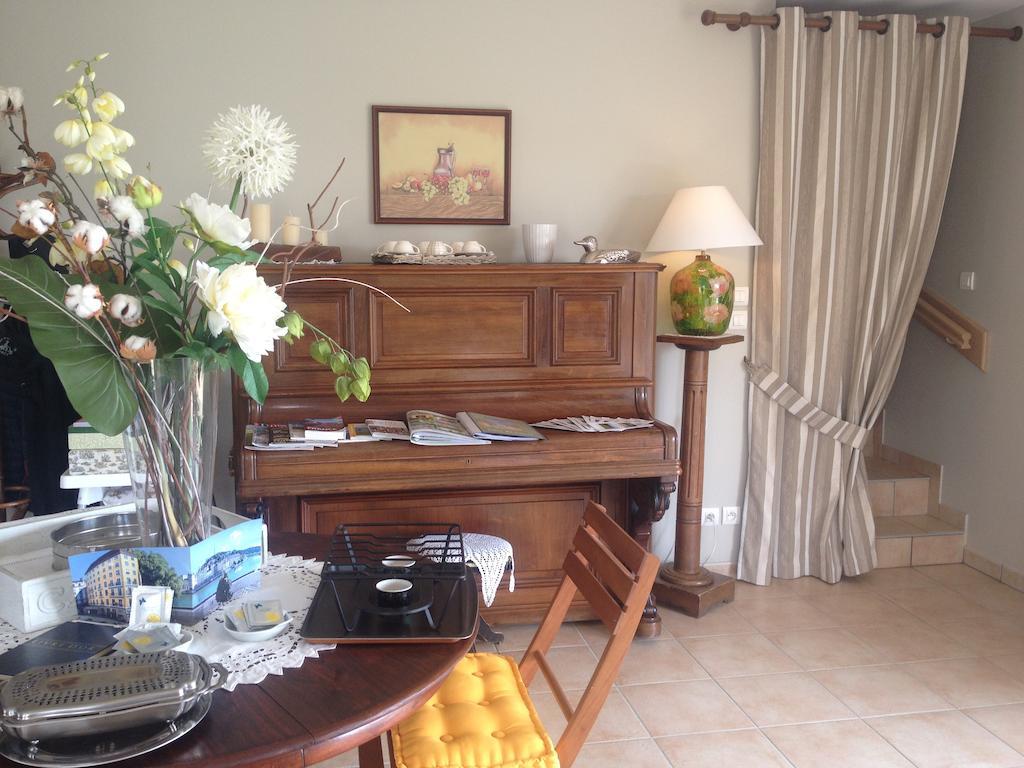 La Bergerie Bed & Breakfast Pollionnay Екстериор снимка